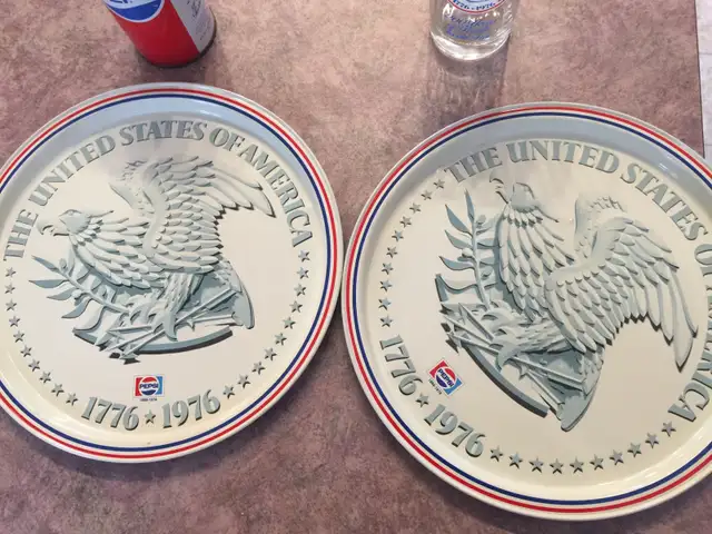 Pepsi Memorabilia Glasses and Tray - Photo 4