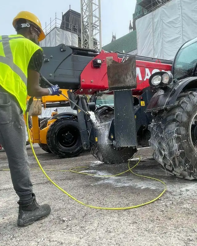 PROFESSIONAL PRESSURE WASHING – OTTAWA - Photo 4