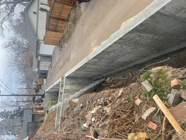 Retaining Wall: Wood, Concrete, Paving stones - Photo 4