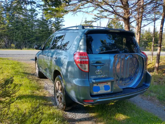 2010 Toyota Rav4 , 4X4 $5000.00, OBO 360,000 KM - Photo 2