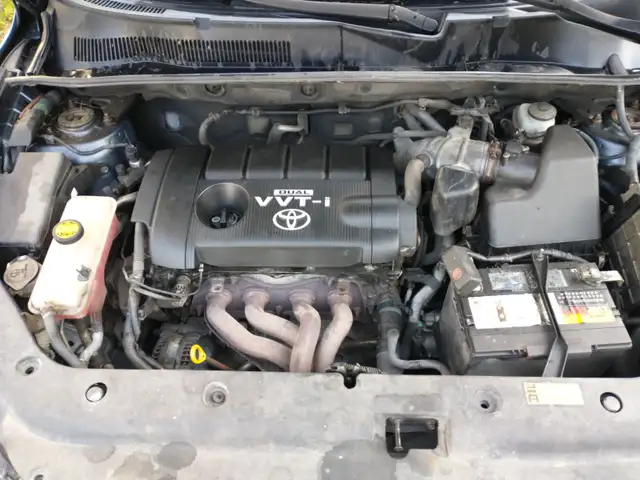 2010 Toyota Rav4 , 4X4 $5000.00, OBO 360,000 KM - Photo 6
