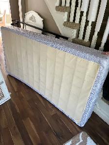 Twin box spring/Frame/Headboard