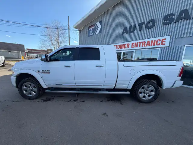 2018 Ram 2500 LIMITED MEGACAB 6'4 BOX 4X4/ NO ACCIDENTS - Photo 2