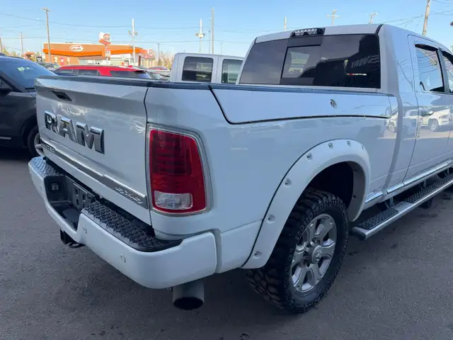 2018 Ram 2500 LIMITED MEGACAB 6'4 BOX 4X4/ NO ACCIDENTS - Photo 6
