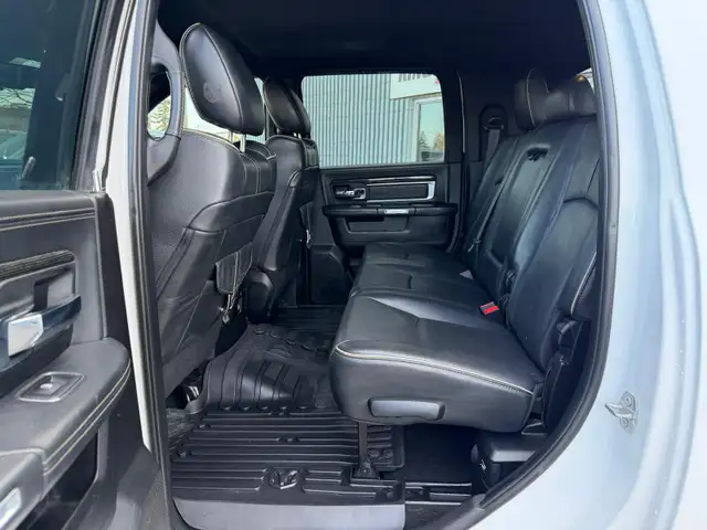 2018 Ram 2500 LIMITED MEGACAB 6'4 BOX 4X4/ NO ACCIDENTS - Photo 11