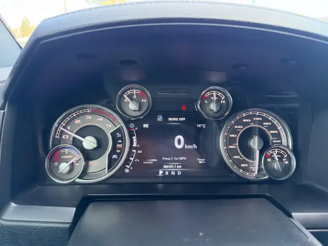 2018 Ram 2500 LIMITED MEGACAB 6'4 BOX 4X4/ NO ACCIDENTS - Photo 20