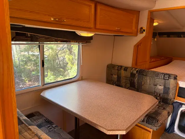 2004 Northern Lite 10-2 - Photo 8