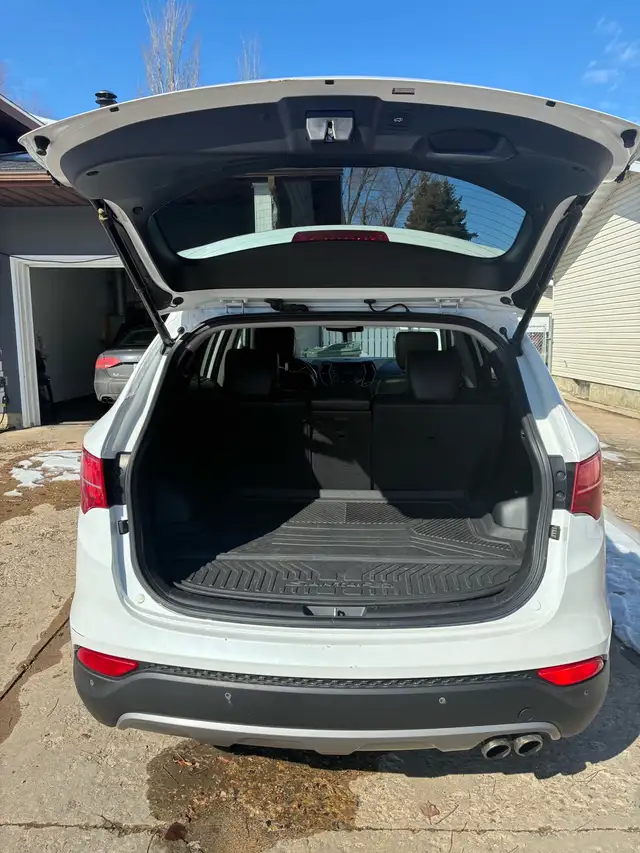 2015 Hyundai Santa Fe - Photo 4