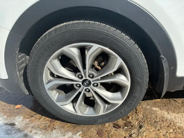 2015 Hyundai Santa Fe - Photo 5