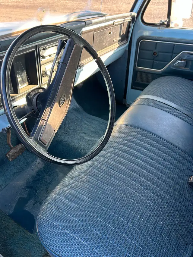 1977 and 1948 Ford trucks - Photo 9
