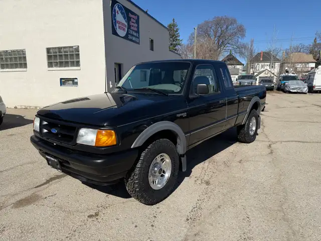 1995 Ford Ranger 4x4 manual MINT low kms - Photo 6