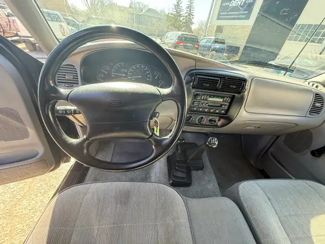 1995 Ford Ranger 4x4 manual MINT low kms - Photo 8