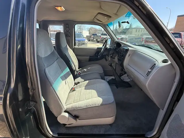 1995 Ford Ranger 4x4 manual MINT low kms - Photo 9