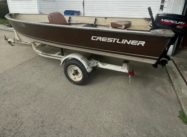 14 ft Crestliner Aluminum Fishing Boat – 20hp Mercury   Trailer