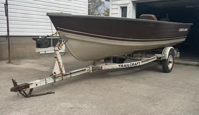 14 ft Crestliner Aluminum Fishing Boat – 20hp Mercury   Trailer - Photo 3
