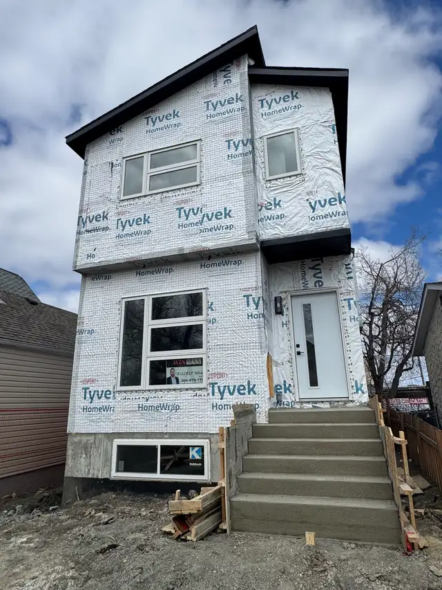 Newy built 2 story house for sale on Elgin Ave - Photo 8