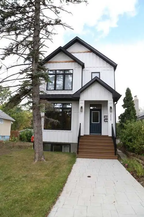 Two Bedroom Upper Suite in the Crescents Available June 1