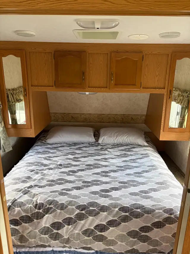 2005 Cougar by Keystone 304 BHS travel trailer - Photo 4