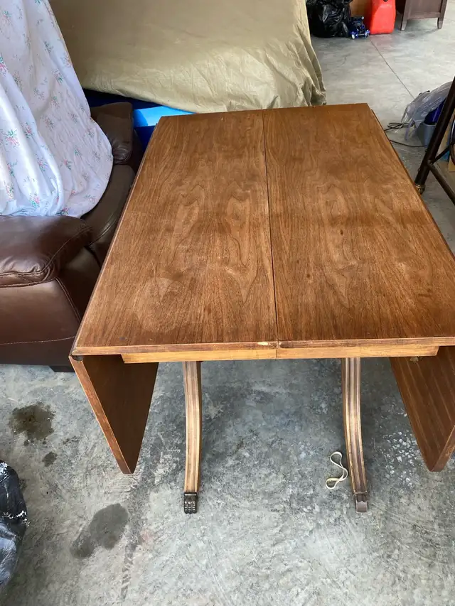 Dinning Room drop leaf table