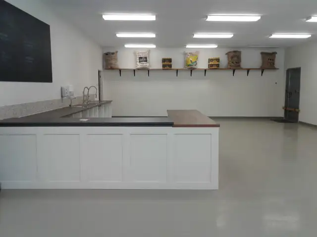 6000 sq ft COMMERCIAL BUILDING FOR SALE - Photo 6