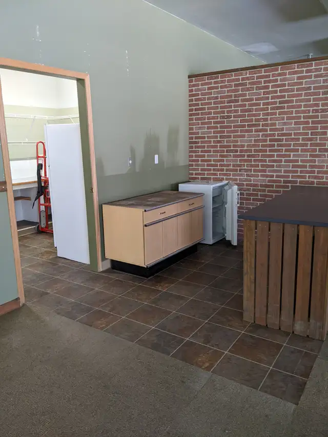 6000 sq ft COMMERCIAL BUILDING FOR SALE - Photo 10