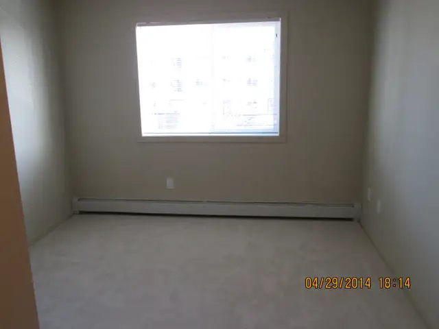 One bedroom condo for rent - North Edmonton, 508 Albany Way - Photo 5