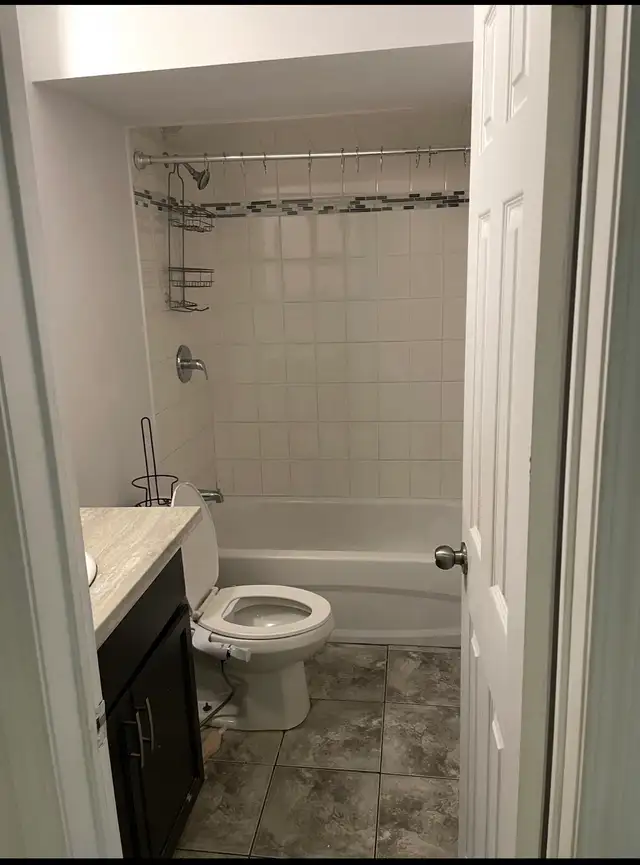 2 bedrooms basement for rent from June 1 - Photo 3