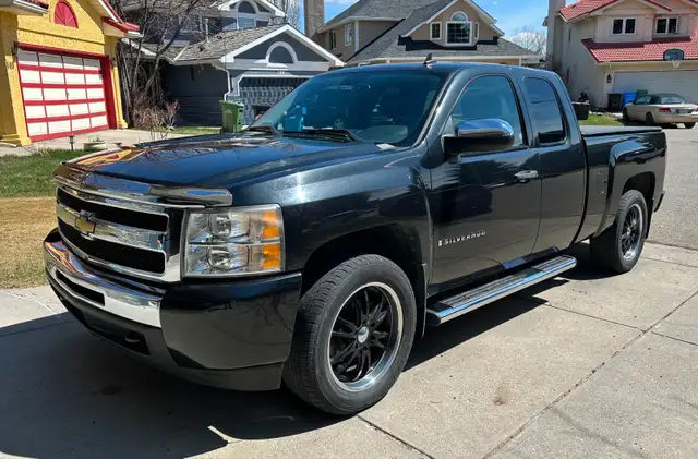 2009 Chevrolet Silverado one owner low kms, 2WD Ext’d Cab, $9800
