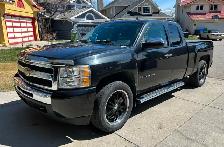 2009 Chevrolet Silverado one owner low kms, 2WD Ext’d Cab, $9800