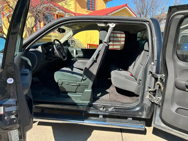 2009 Chevrolet Silverado one owner low kms, 2WD Ext’d Cab, $9800 - Photo 3