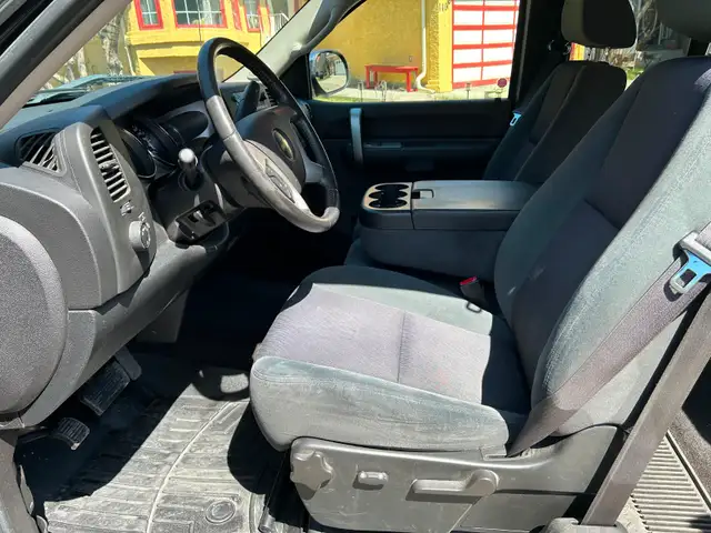 2009 Chevrolet Silverado one owner low kms, 2WD Ext’d Cab, $9800 - Photo 6