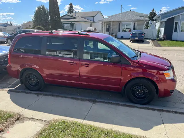 2010 Dodge Caravan - Photo 9
