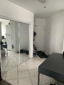 Downtown Metro Papineau luxury 550sf studio with appliances