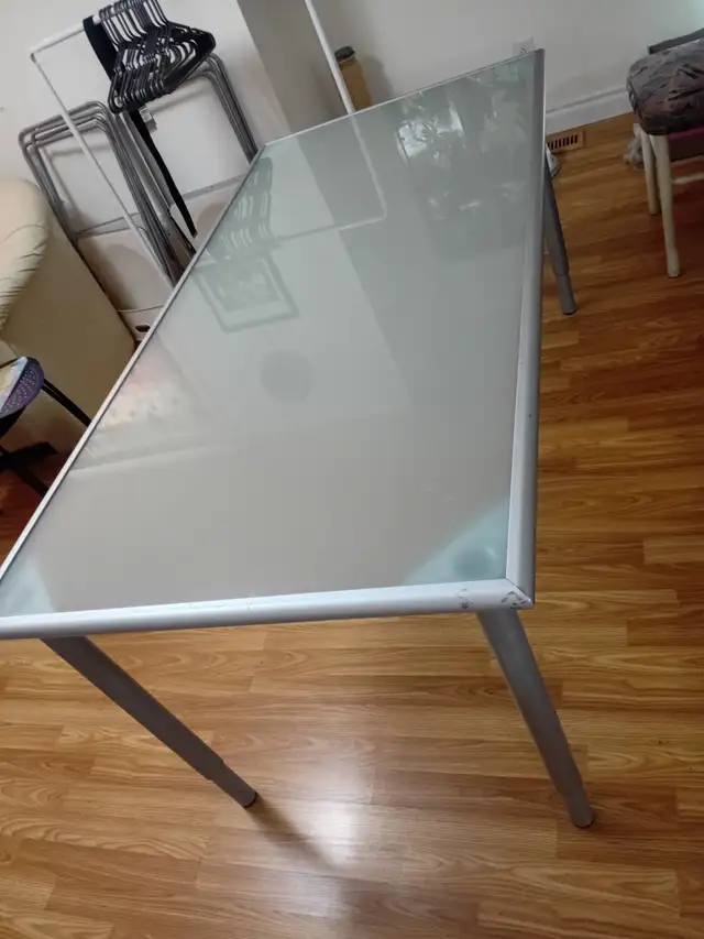 Glass table for sale - Photo 2