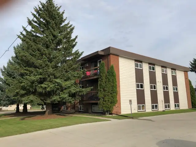 INDIAN HEAD, 2 Bedroom Suite In Modern Adult Building