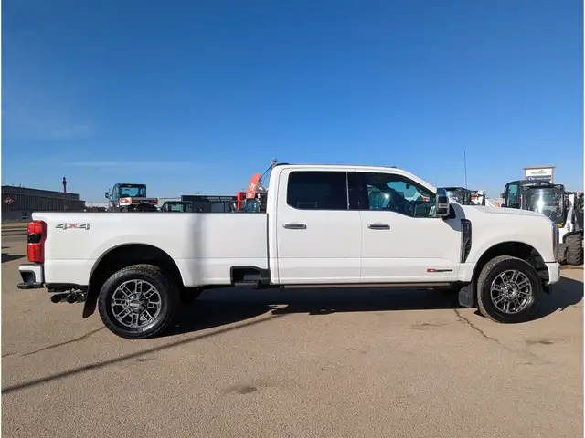 2025 Ford F-350 Platinum 8' Box/6.7L/Pano/Touch Nav/Camera - Photo 8
