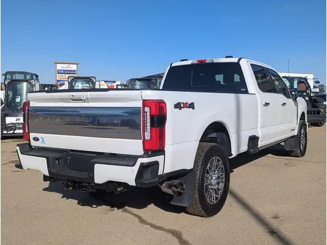 2025 Ford F-350 Platinum 8' Box/6.7L/Pano/Touch Nav/Camera - Photo 9