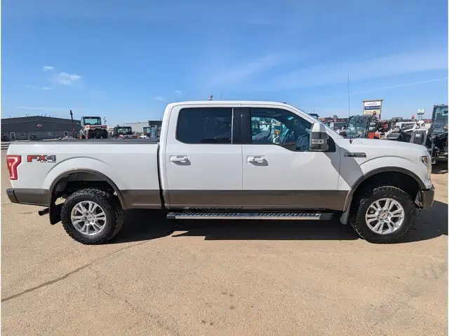 2017 Ford F-150 4WD SuperCrew 157 Lariat - Photo 8