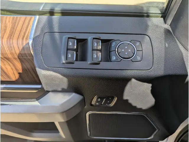 2017 Ford F-150 4WD SuperCrew 157 Lariat - Photo 15