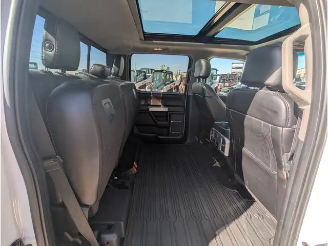 2017 Ford F-150 4WD SuperCrew 157 Lariat - Photo 23