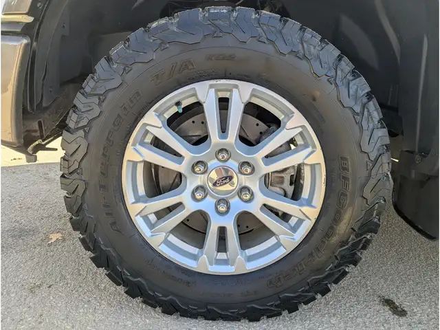 2017 Ford F-150 4WD SuperCrew 157 Lariat - Photo 25