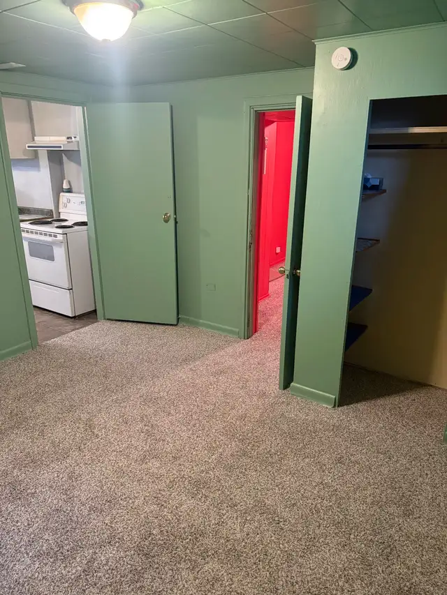 2 bedroom 1 bathroom - Photo 2