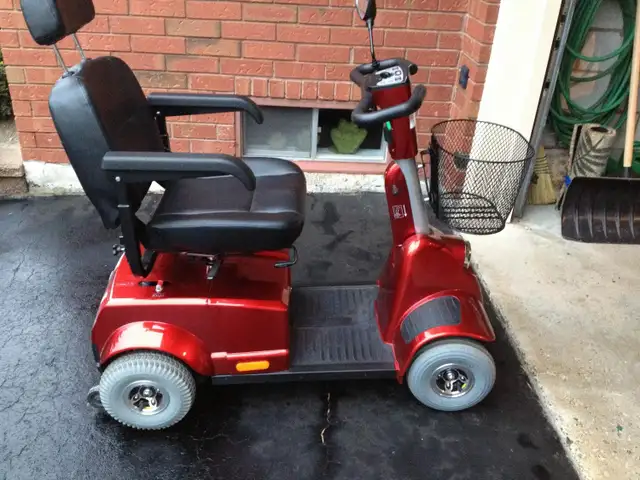 fortress mobility scooter excellent condition $ 850 - Photo 4