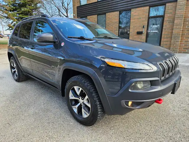 2017 Jeep Cherokee Trailhawk 3.2L V6 4X4 - Photo 2