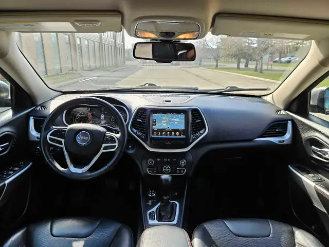 2017 Jeep Cherokee Trailhawk 3.2L V6 4X4 - Photo 8