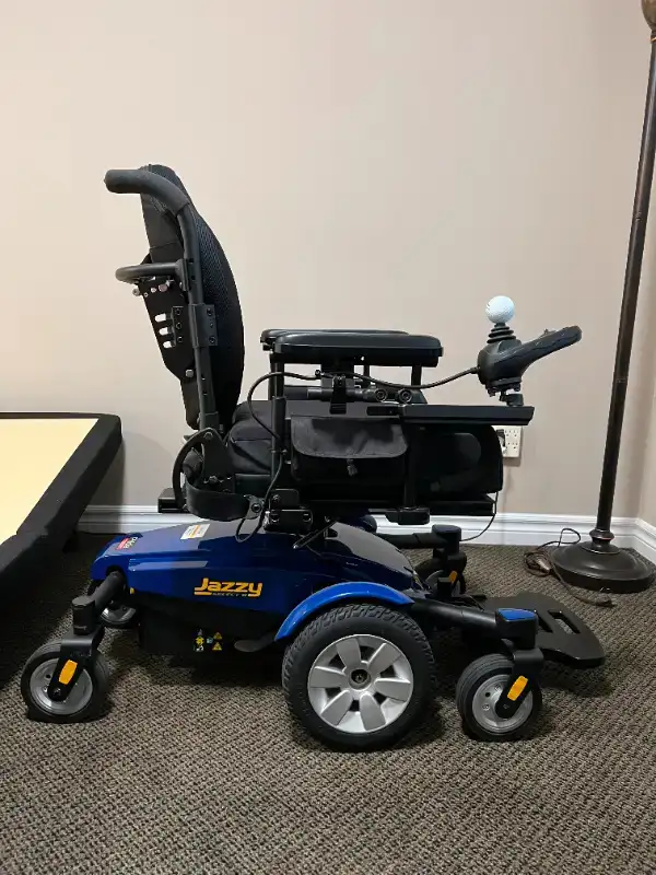 jazzy power wheelchair with new batteries for $800
