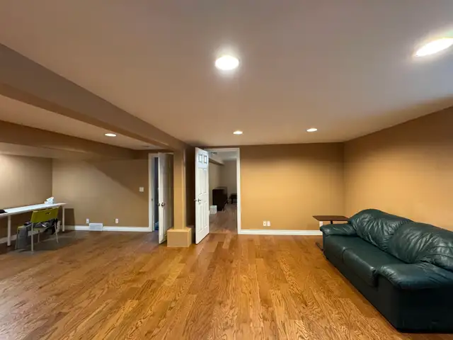 Very Beautiful and Modern 1 Bedrooms suite in Basement for rent - Photo 6