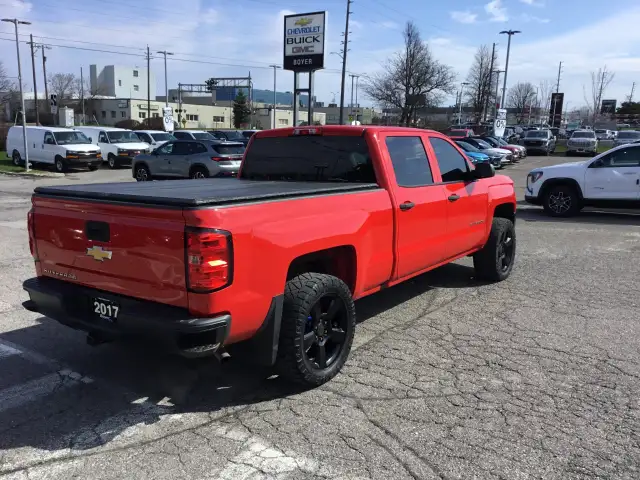 2017 Chevrolet Silverado 1500 - Photo 5