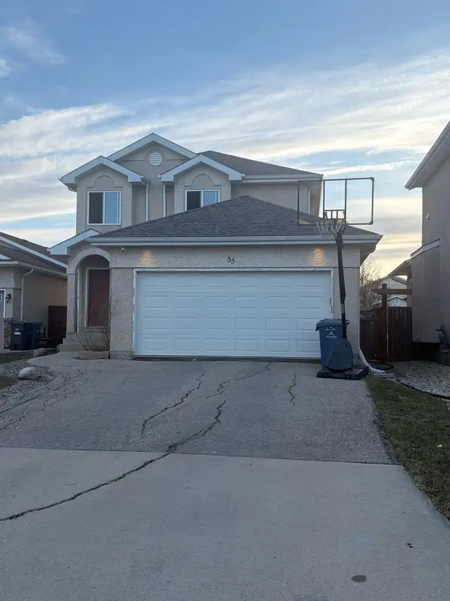 Island Lakes Family Home | Available Aug 1 | $2,599   Utilitie