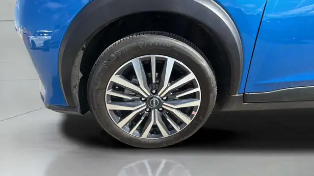 2025 Nissan Kicks Play SV B.CAM/R.START/H.SEATS&WHEEL/CARPLAY/LO - Photo 11